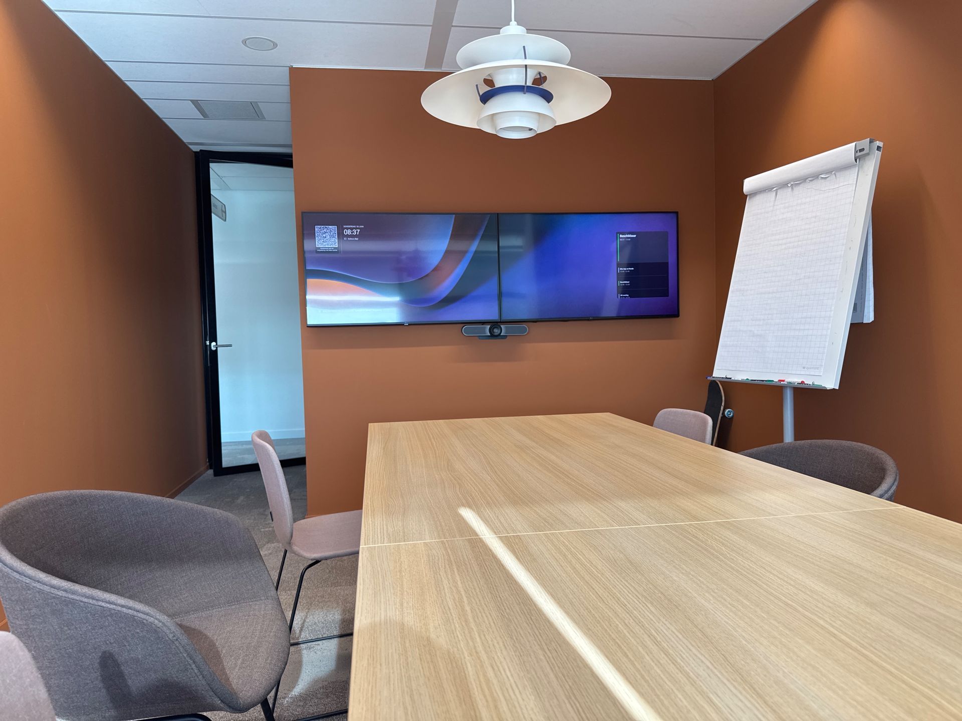 Dual screen Teams Room setup